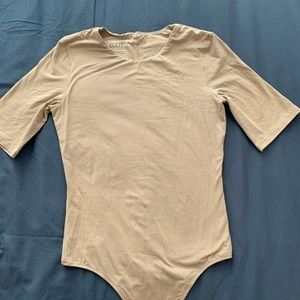 Everlane bodysuit size small in taupe